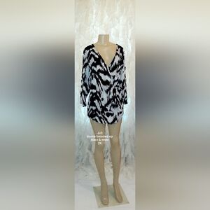 Geometric Black & White Top 2X